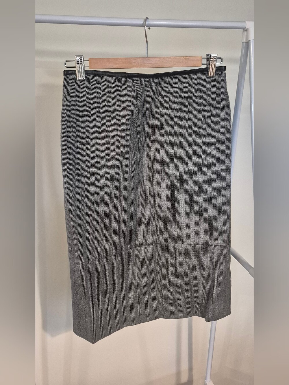Gucci Grey Herringbone Pencil Skirt